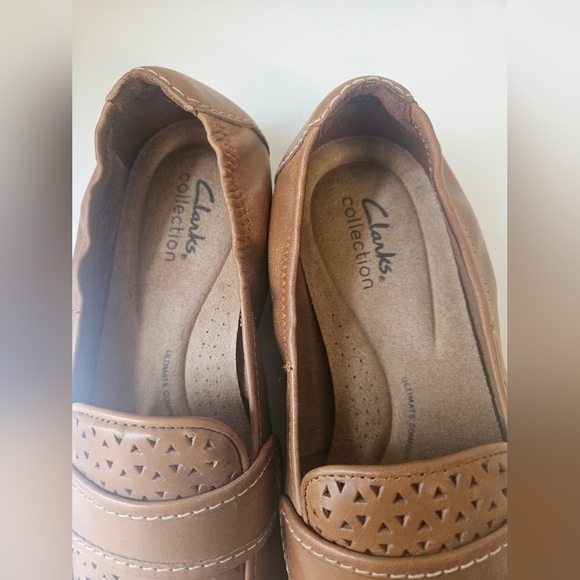 Clark -Women's Sz 8.5 Lyrical Way Leather Loafer Flat, Tan/Brown - Picture 3 of 9